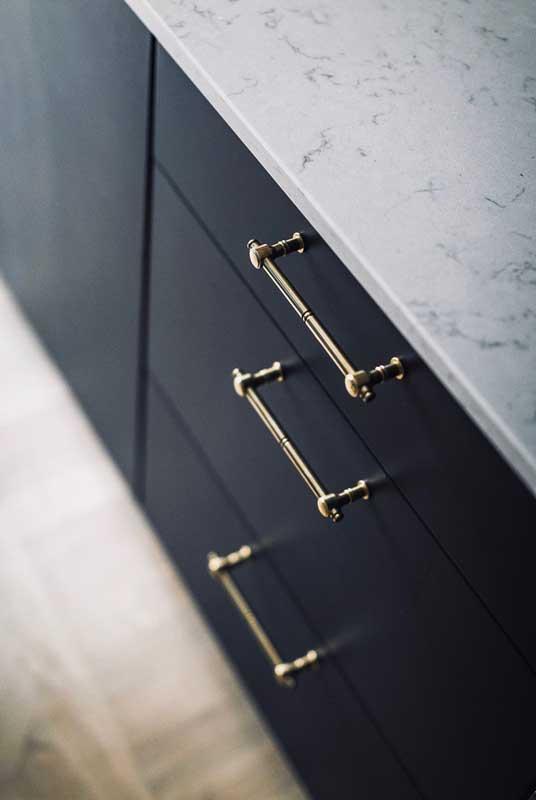Karlskrona Brass Drawer Pulls - Vintage Style Cabinet Handles for Kitchen & Bathroom Renovation