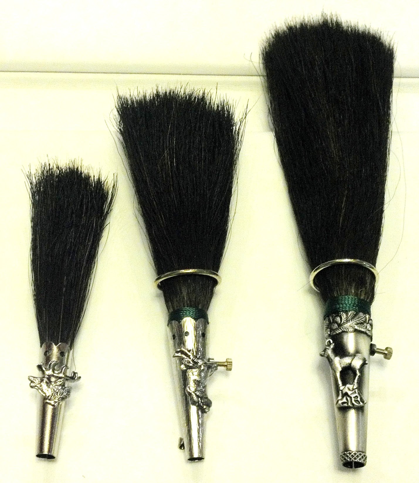 Authentic Alpine Hat Gamsbart - Traditional Bavarian Goat Hair Brush for Oktoberfest, Lederhosen & Dirndl Outfits - Perfect for Costume Parties, Folk Festivals & Cultural Events