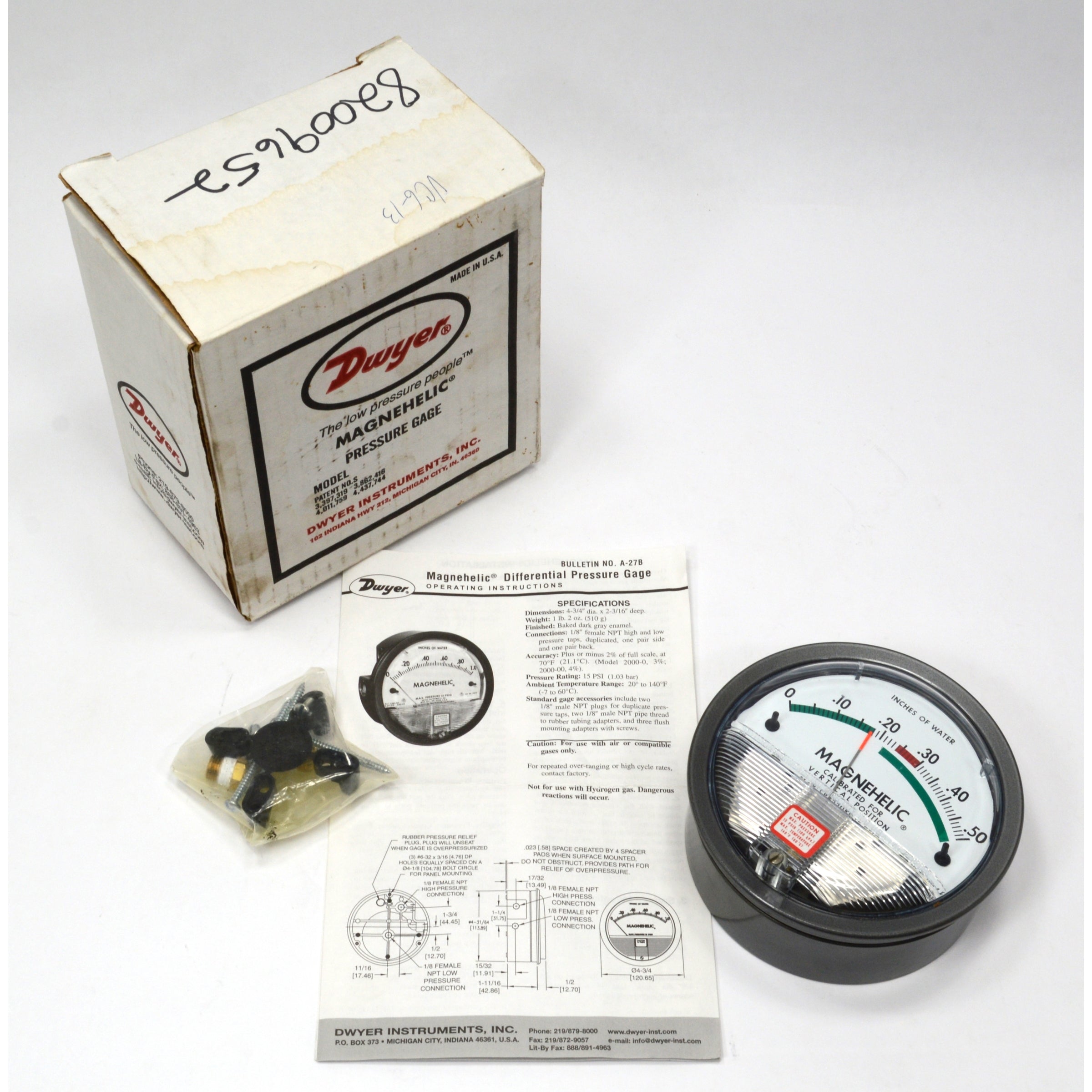 New in Box Dwyer Magnehelic Pressure Gauge Model 2000 0-0.5