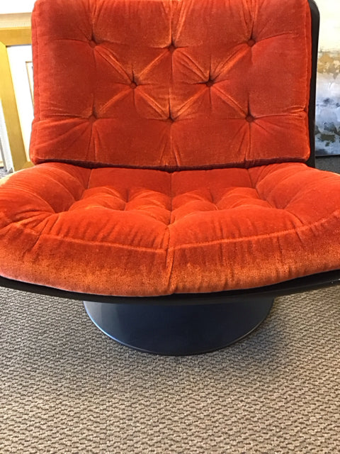 Vintage Artifort Black and Burnt Orange Swivel Chair - Mid-Century Modern Lounge Chair for Living Room, Office, or Reading Nook