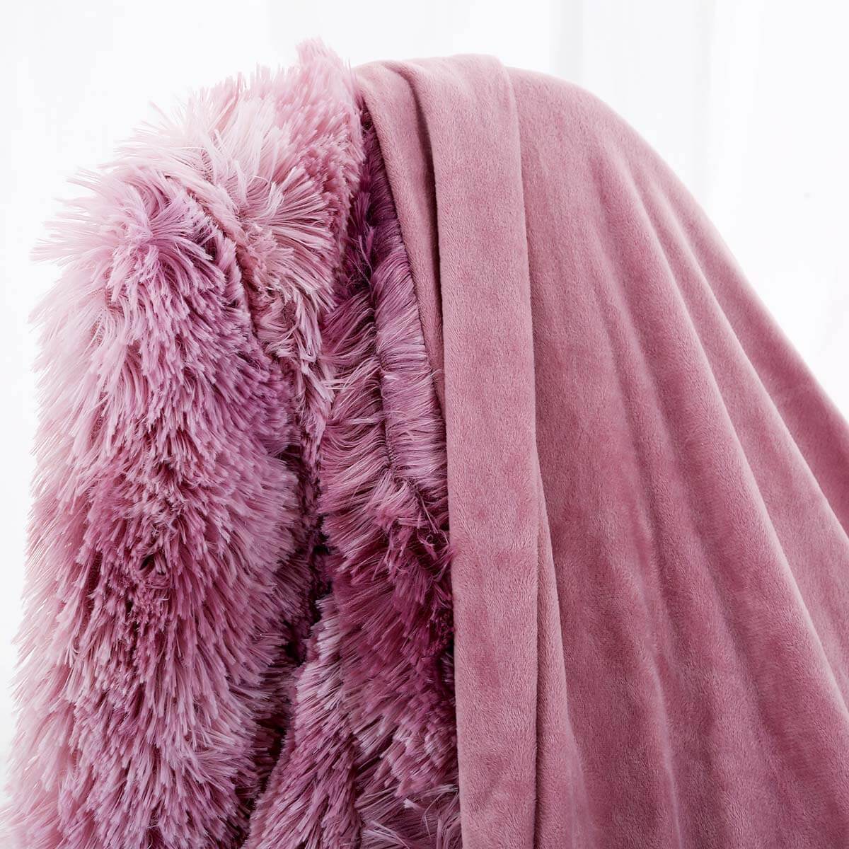 Soft Plush Throw Blanket - Cozy Fleece Blanket for Couch, Bed & Travel - Ultra Soft Warm Blanket for Winter, Home Decor & Gifts