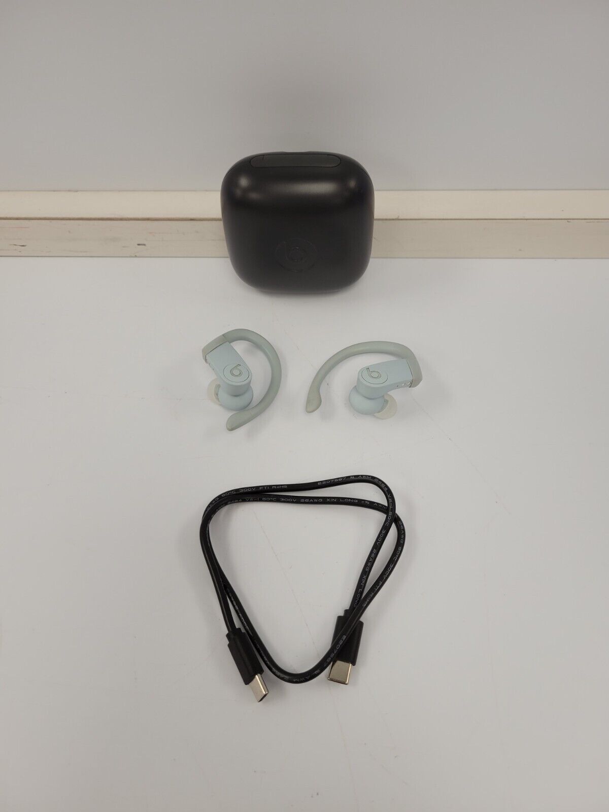 Beats A2078 Powerbeats Pro Wireless Earbuds - Bluetooth Earphones for Running, Workout & Gym - Sweatproof & Noise Isolating Headphones with Microphone