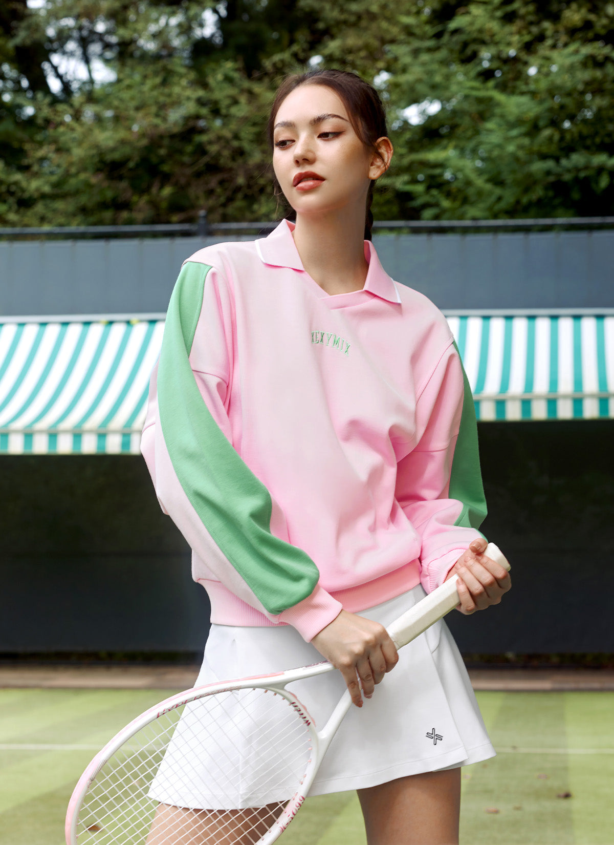 Trendy Color Block Collar Sweatshirt for Women - Stylish Pullover with Contrast Collar | Perfect for Casual Outfits, Streetwear Fashion & Everyday Wear