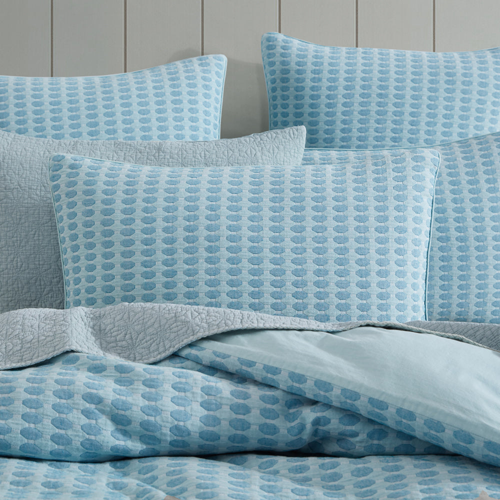 Frankie Turquoise Quilt Cover Set - Queen Size Bedding Set with Pillowcases | Soft & Breathable Cotton Bedspread for Cozy Bedroom Decor | Perfect for Master Bedroom, Guest Room & Vacation Homes