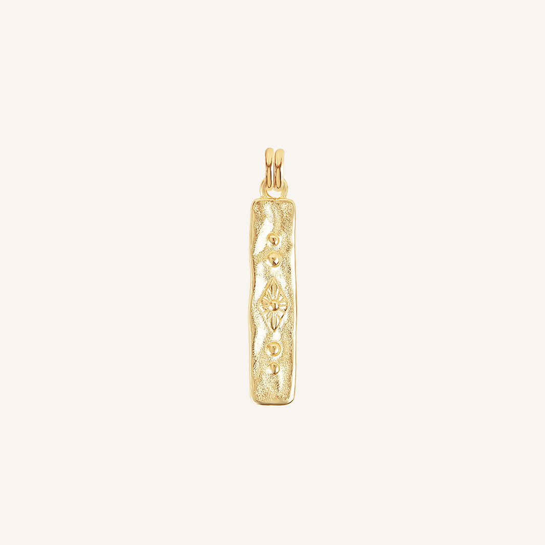 Vieira Charm - Elegant Shell Pendant Necklace for Women | Perfect for Beach Vacations, Summer Outfits & Boho Jewelry Collection