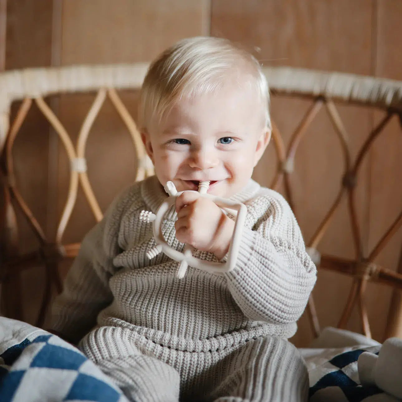 Mushie No Drop Sensory Teether - Shifting Sand Baby Teething Toy for Soothing Gums | Safe & BPA-Free for Infants & Toddlers | Perfect for On-the-Go, Travel & Sensory Play
