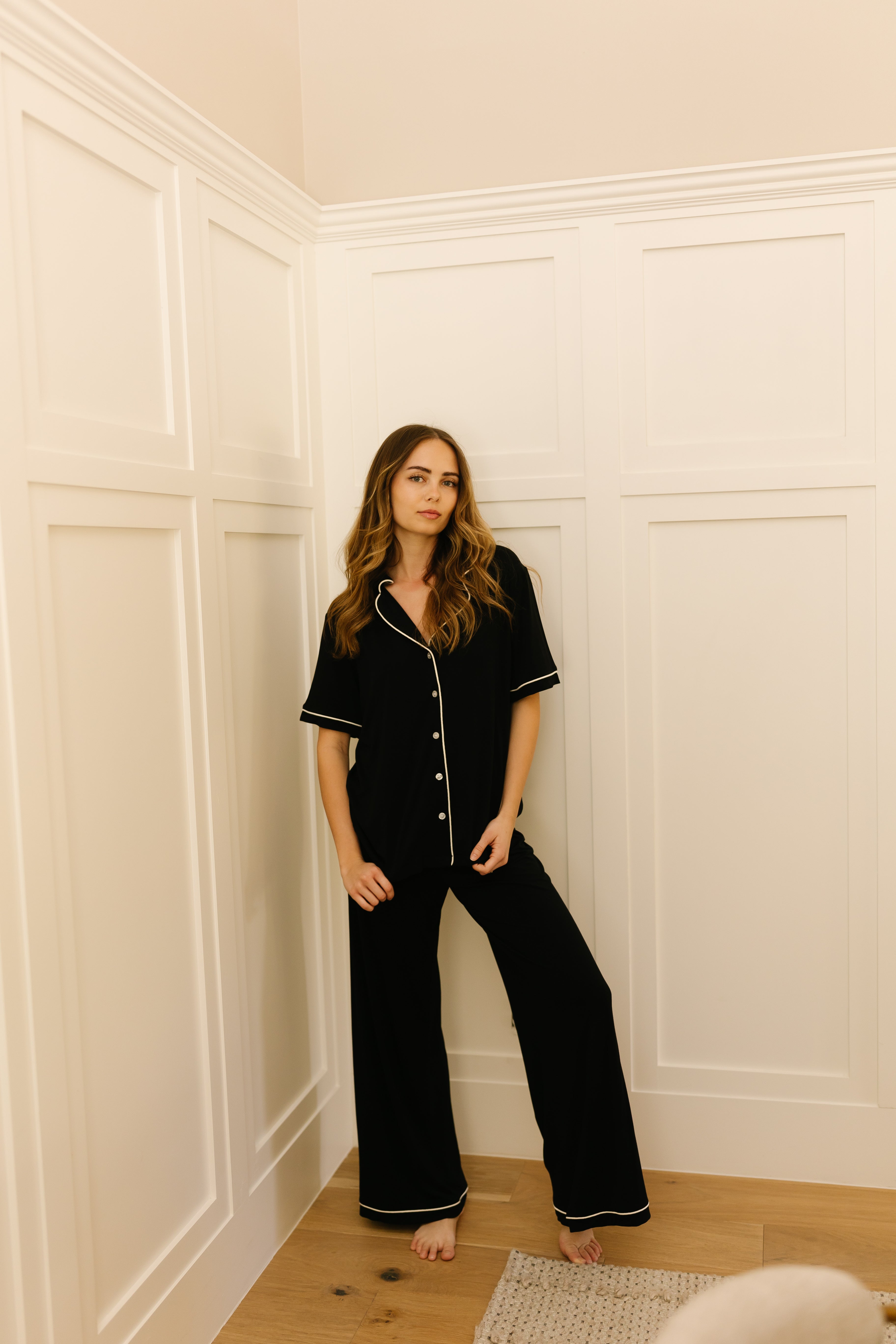 Elegant Black Tie Pajama Set for Women - Soft Short Sleeve Sleepwear for Comfortable Nights & Relaxing Evenings at Home