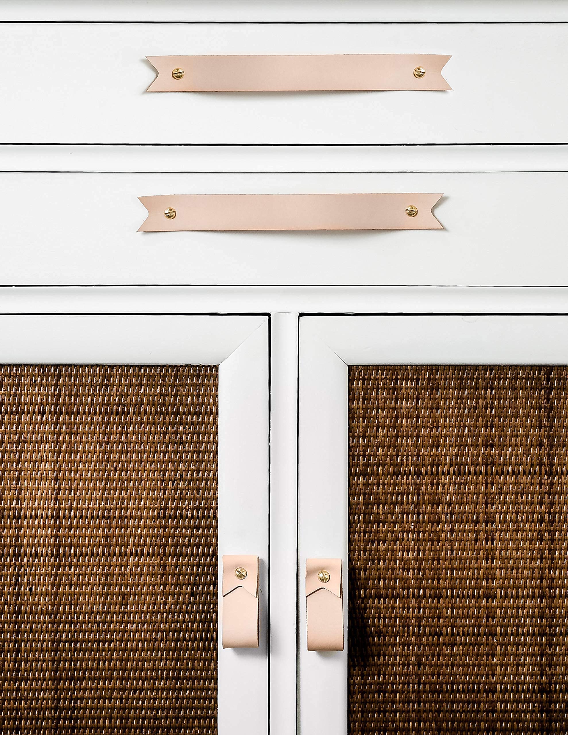 KEYAIIRA - Minimalist Leather & Brass Drawer Handles - Modern Kitchen Cabinet Pulls, Farmhouse Dresser Knobs, Scandinavian Furniture Hardware for Cabinets, Dressers & Nightstands (Set of 10) - Perfect for Home Renovation & DIY Projects