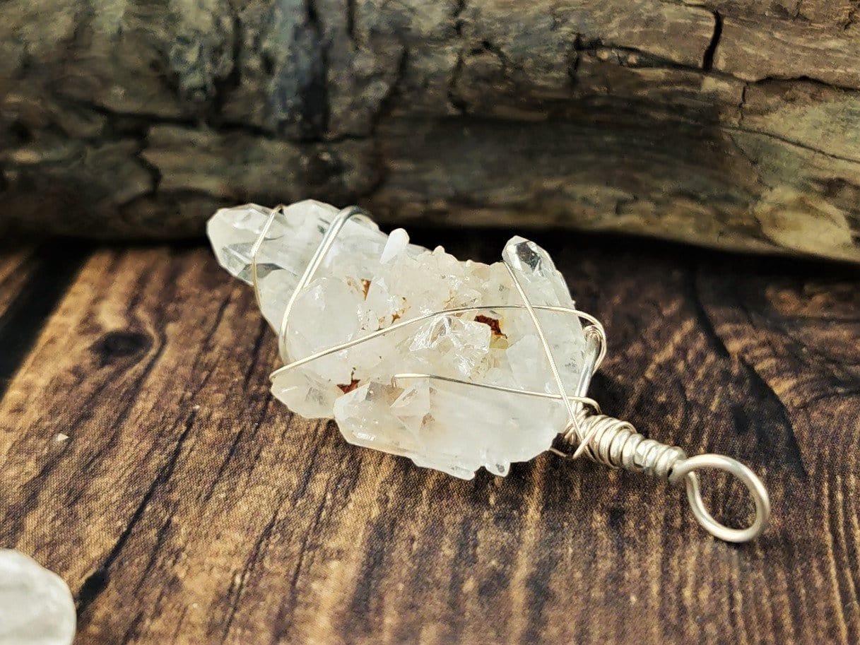 Natural Arkansas Quartz Cluster Pendant Necklace - Healing Crystal Jewelry for Women, Spiritual Energy Protection - Perfect for Meditation, Yoga & Gift Giving