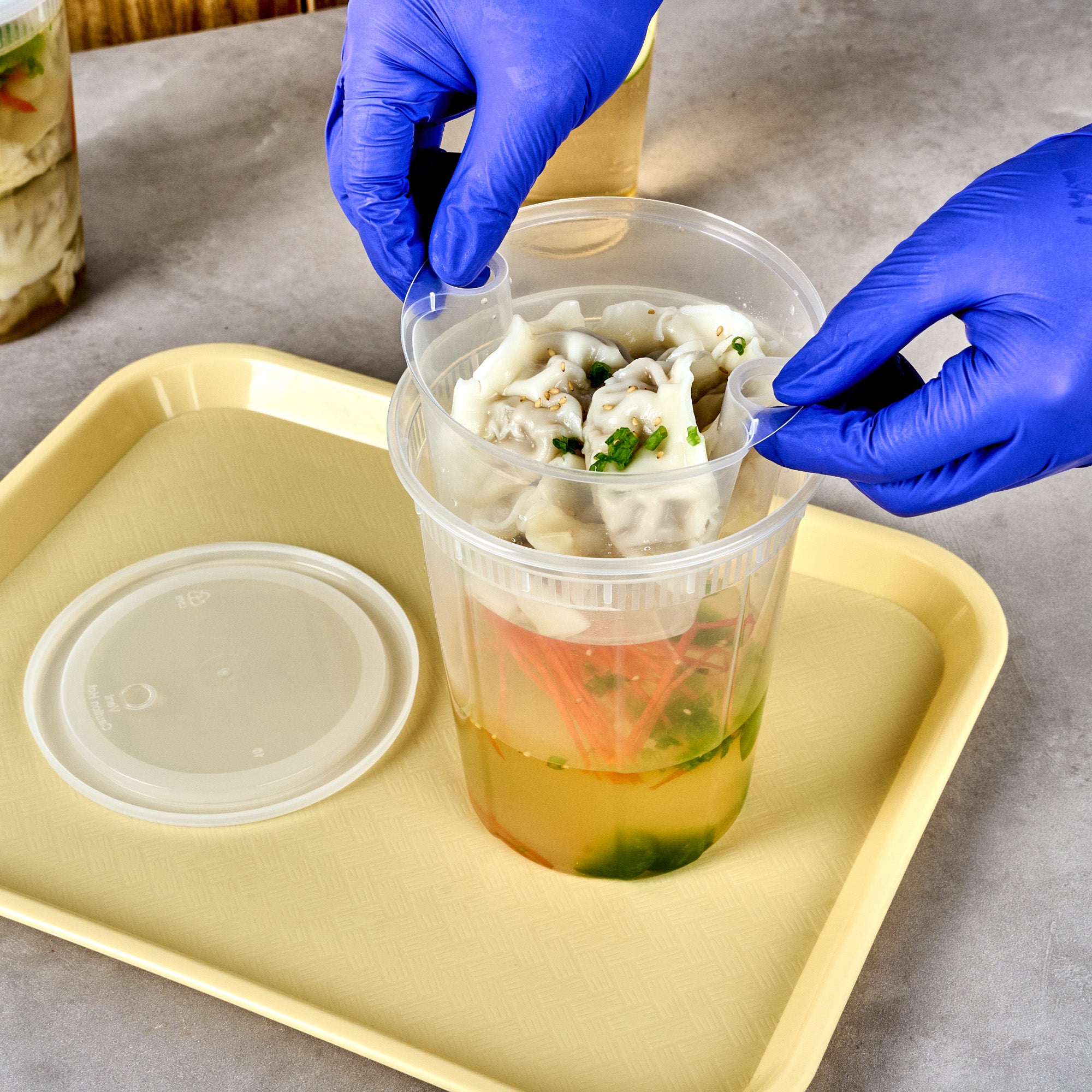20 oz Clear Plastic Soup Container Insert - Fits 32/40/48 oz Bowls, Microwave Safe (50-Pack) - Perfect for Takeout, Meal Prep & Restaurant Use