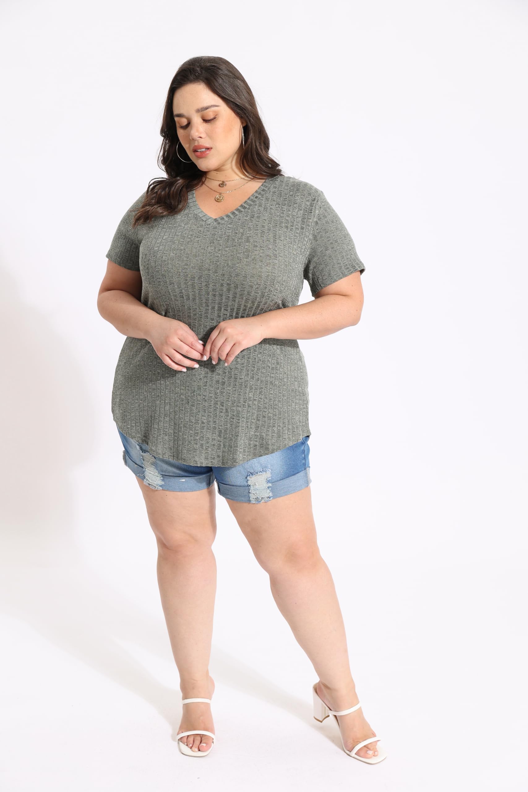 CARCO Women's Plus Size Short Sleeve V-Neck T-Shirts - Casual Basic Summer Tops in XL-5XL | Perfect for Everyday Wear, Office & Weekend Outfits