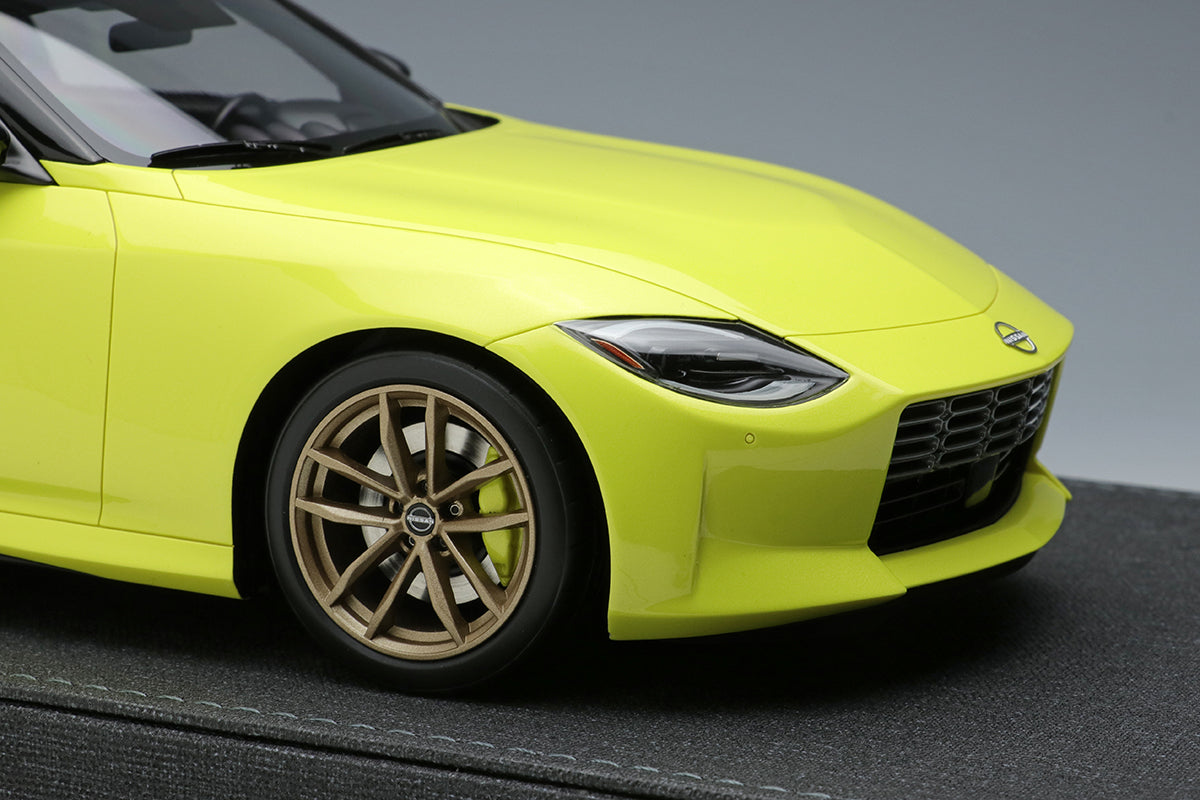 2023 Nissan Z Proto 1:18 Scale Diecast Model Car - U.S. Spec in Ikazuchi Yellow | Collectible Sports Car Display for Home & Office Decor | Perfect Gift for Car Enthusiasts & Model Collectors