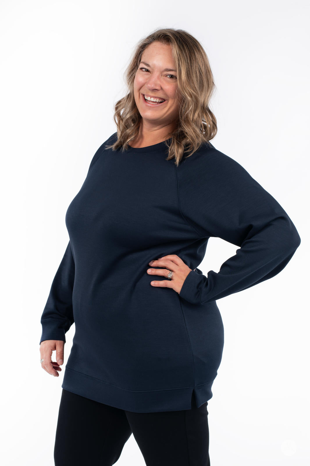 Comfortable Crew Neck Sweatshirt for Men & Women - Soft Cotton Casual Pullover - Perfect for Everyday Wear, Lounge & Outdoor Activities