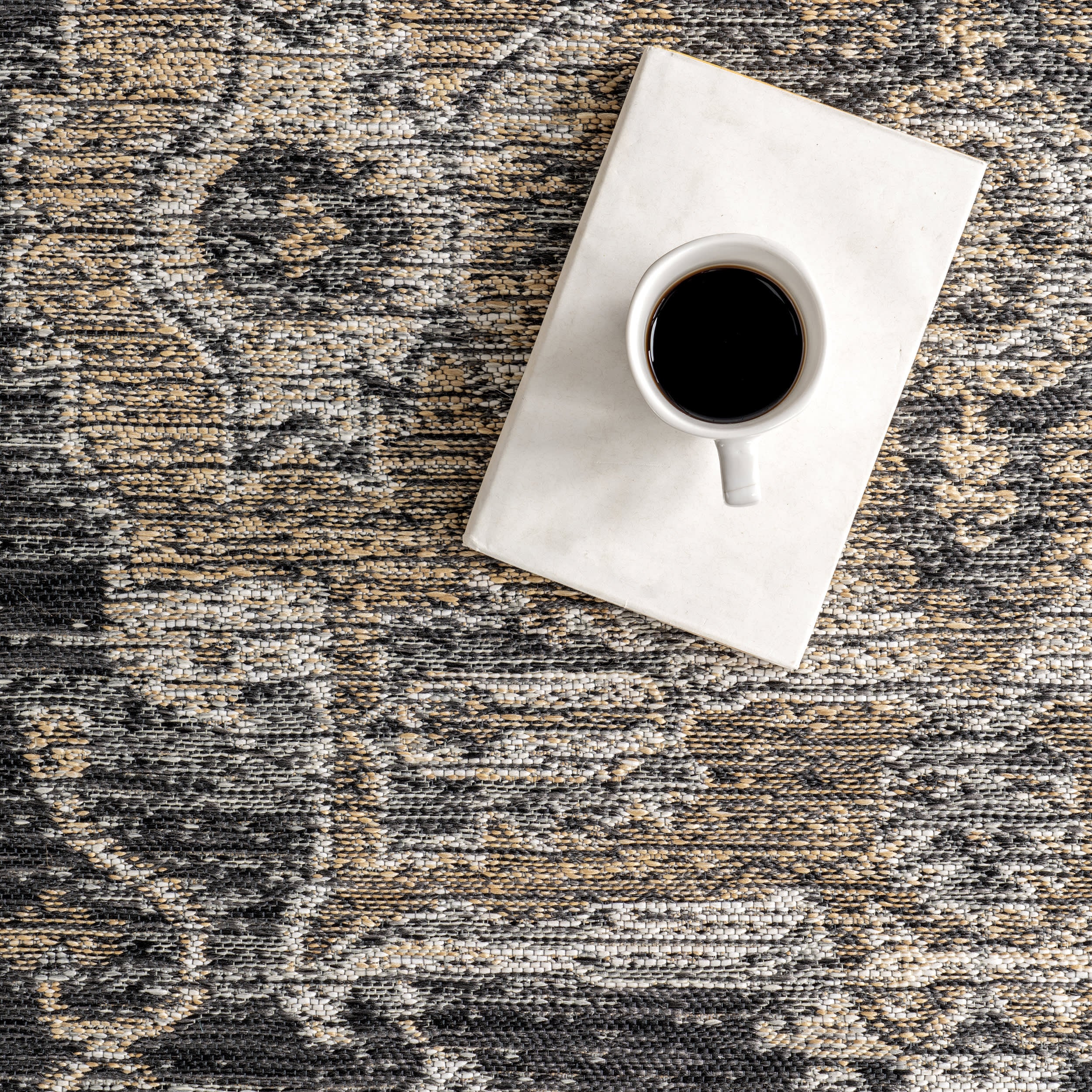 Alivia Medallion Reversible Indoor/Outdoor Rug - Cream & Charcoal | Non-Slip, Durable & Easy to Clean | Perfect for Living Room, Bedroom, Patio or Deck