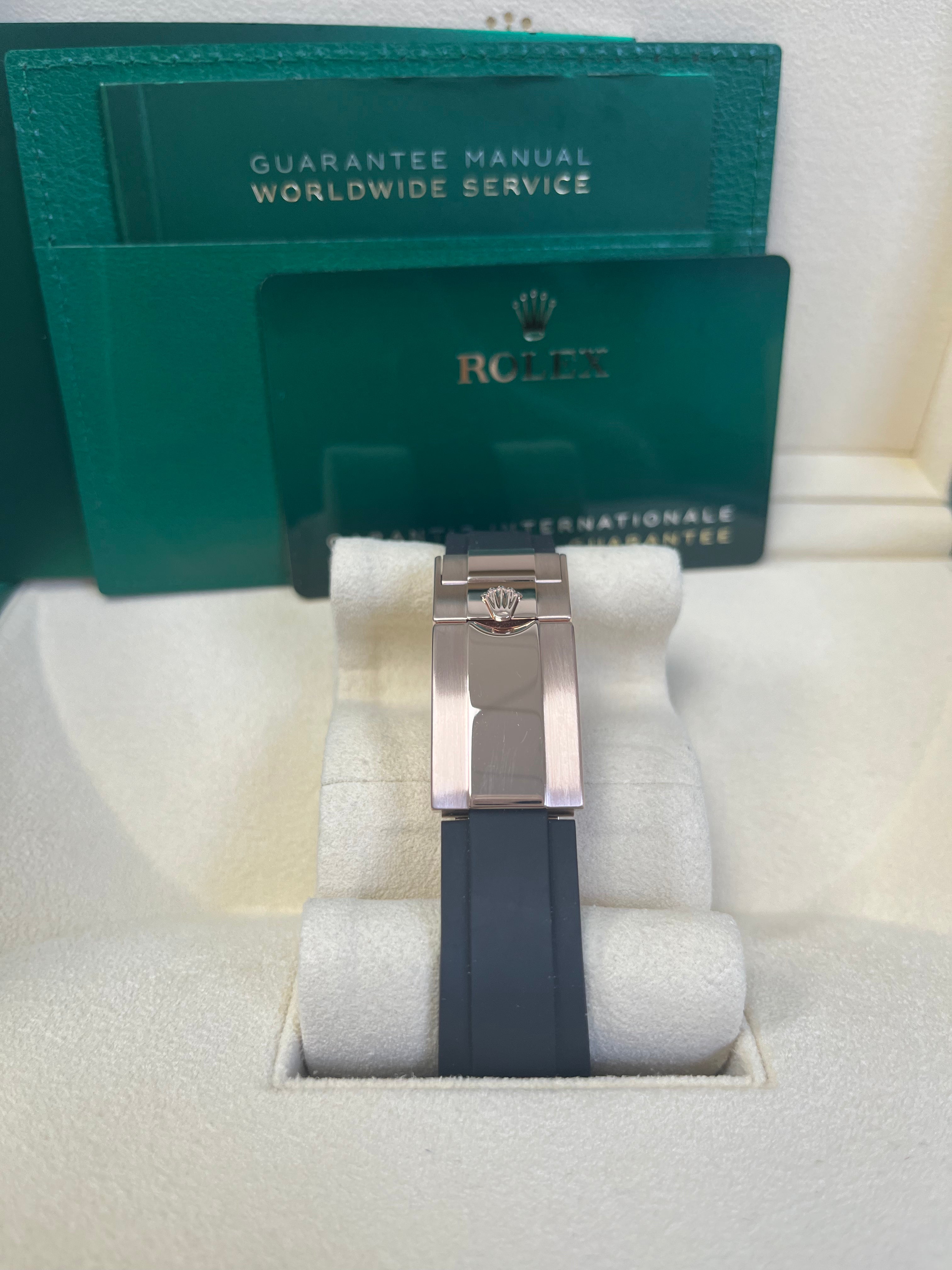 Rolex Daytona 40mm Rose Gold Watch with Black Index Dial & Oysterflex Strap - Ref.116515LN | Luxury Chronograph for Men, Perfect for Business Events & Special Occasions