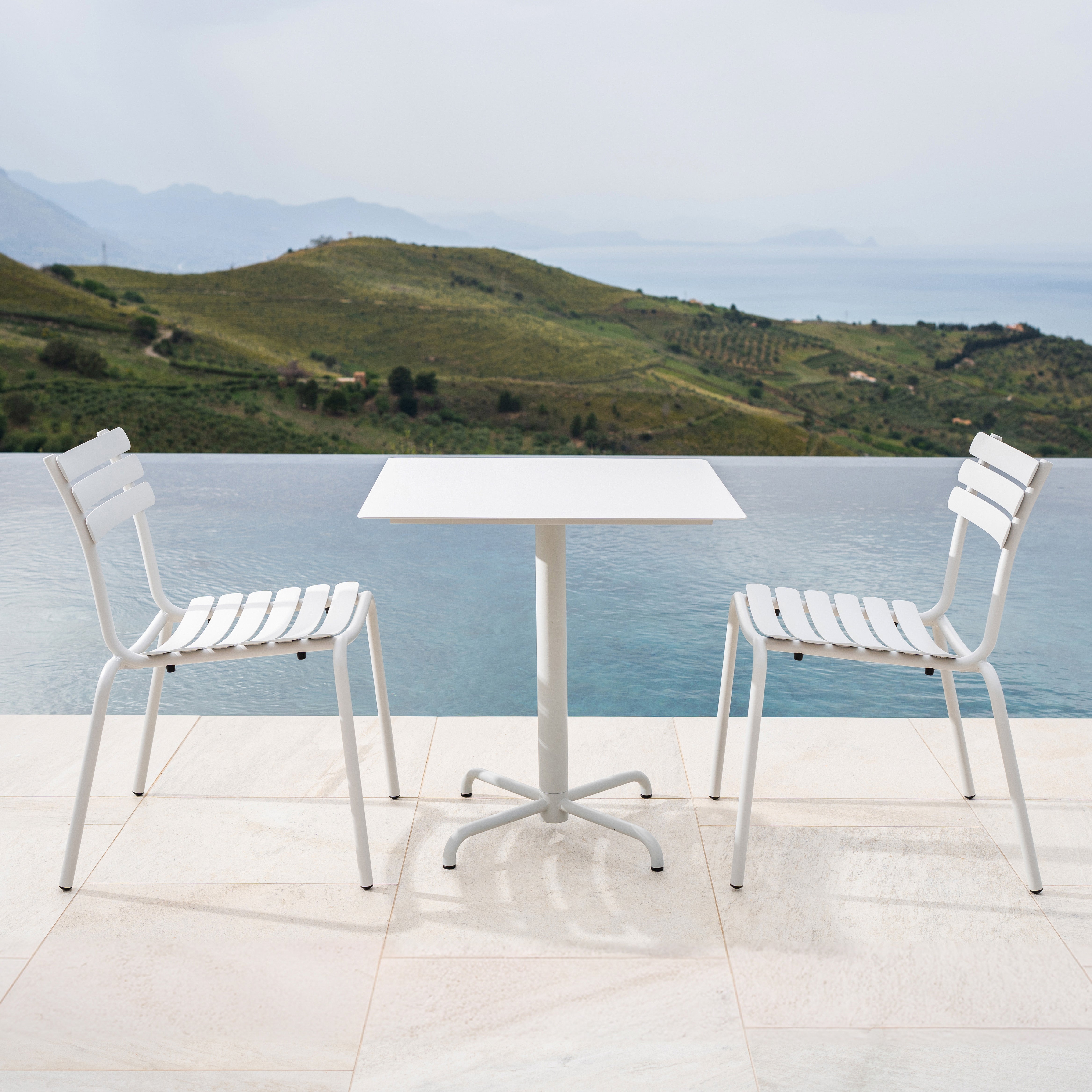 ALUA Outdoor Side Chair - Lightweight Folding Patio Chair with Cup Holder, Perfect for Camping, Picnics, Beach, and Backyard Relaxation