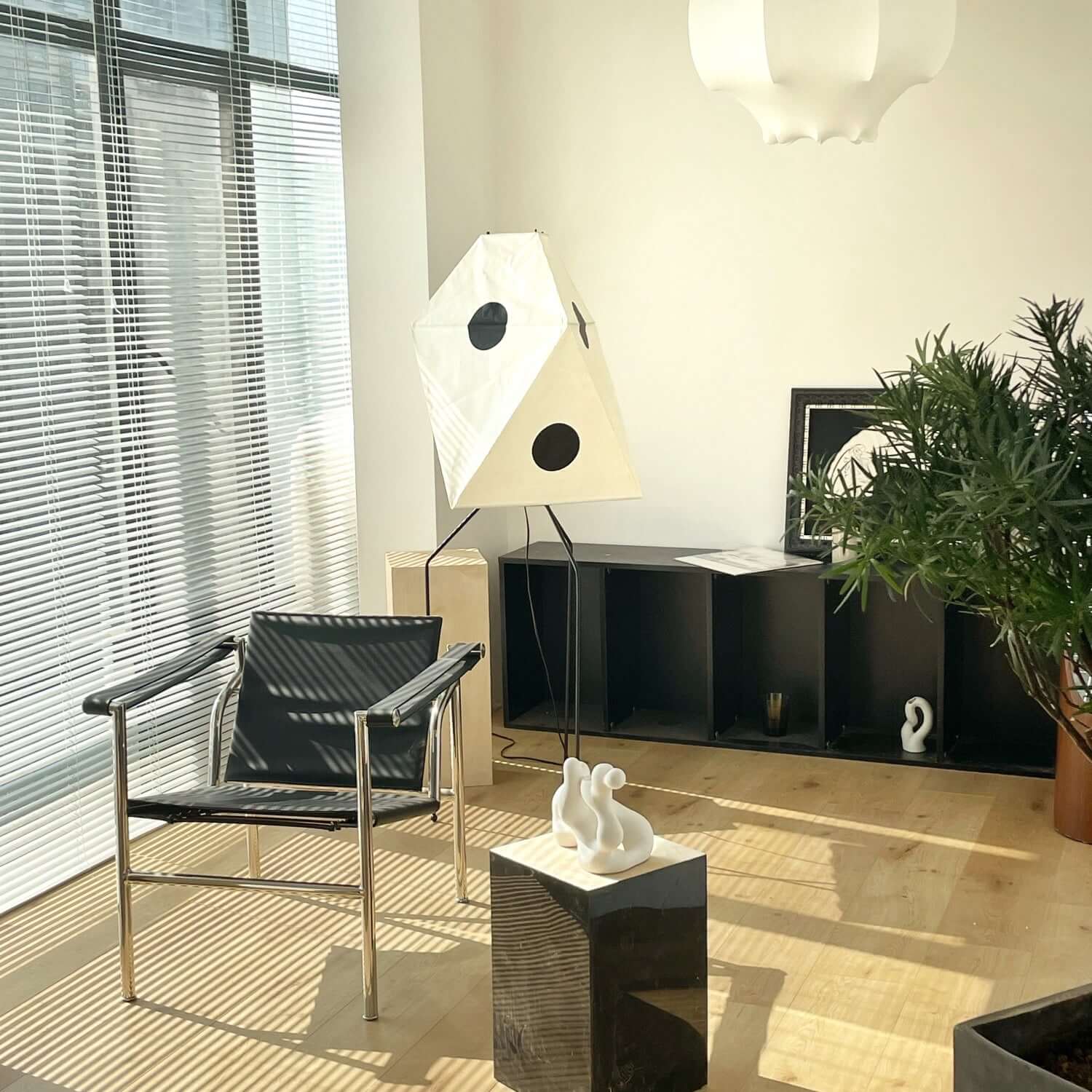 Akari UF3 Q Floor Lamp - Modern Japanese Paper Light for Living Room, Bedroom & Office - Warm Ambient Lighting for Home Decor & Relaxation