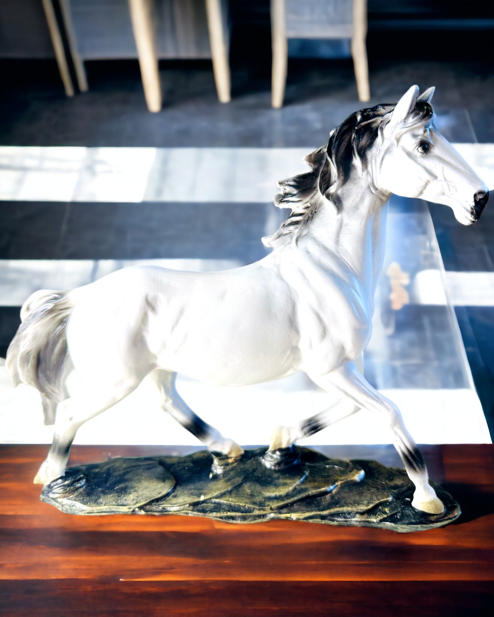 Handcrafted Horse Sculpture - Elegant Decorative Figurine with Custom Engraving | Perfect for Home Decor, Office Display & Gift Giving