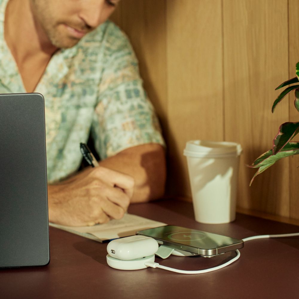 Twelve South ButterFly SE 2-in-1 Qi2 Fast Wireless Charger for iPhone & AirPods | Portable Travel Charging Station for Home, Office & Car