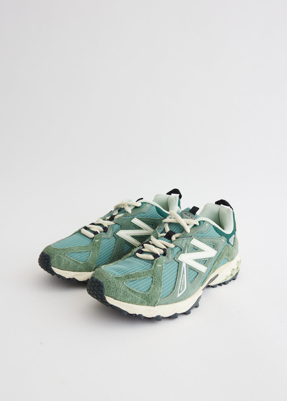 610 Lunar New Year 'Army Green' Sneakers - Stylish & Comfortable Men's/Women's Casual Shoes for Festivals, Streetwear & Daily Wear
