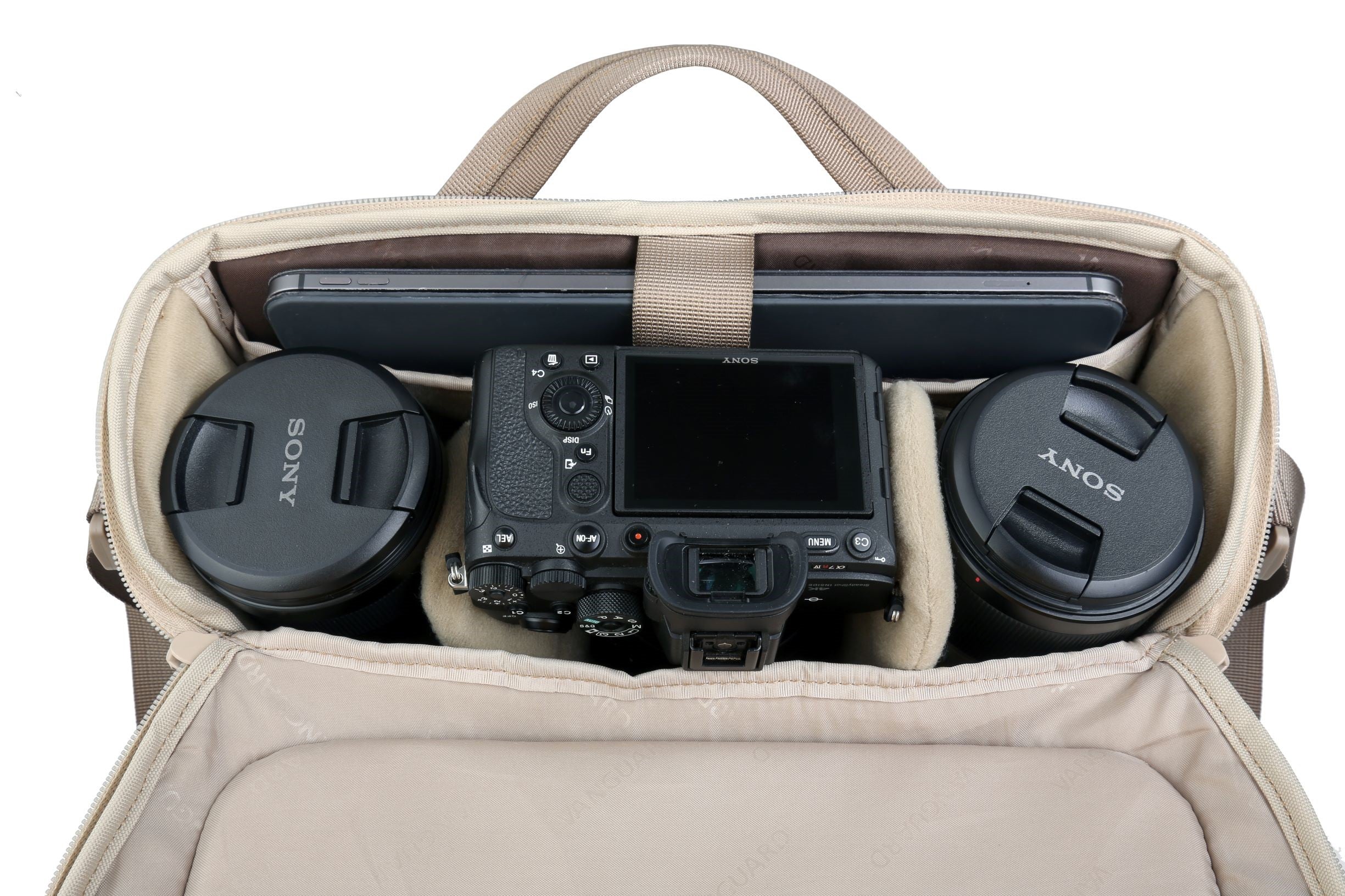 VEO Range 32M BG Beige Messenger Camera Bag - Waterproof DSLR Shoulder Bag for Photographers, Travel & Outdoor Shooting - Perfect for Hiking, Street Photography and Daily Commute
