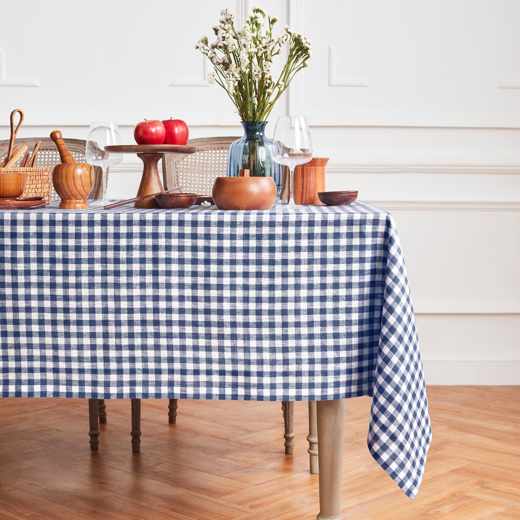 Stylish Red and White Checkered Gingham Tablecloth - Perfect for Picnics, BBQs, and Outdoor Dining