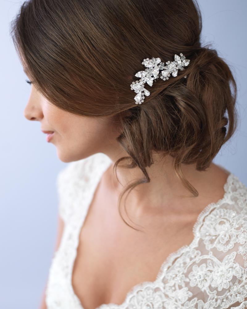 Elegant Bridal Hair Comb with Crystal & Pearl - Perfect for Weddings, Prom, and Special Occasions