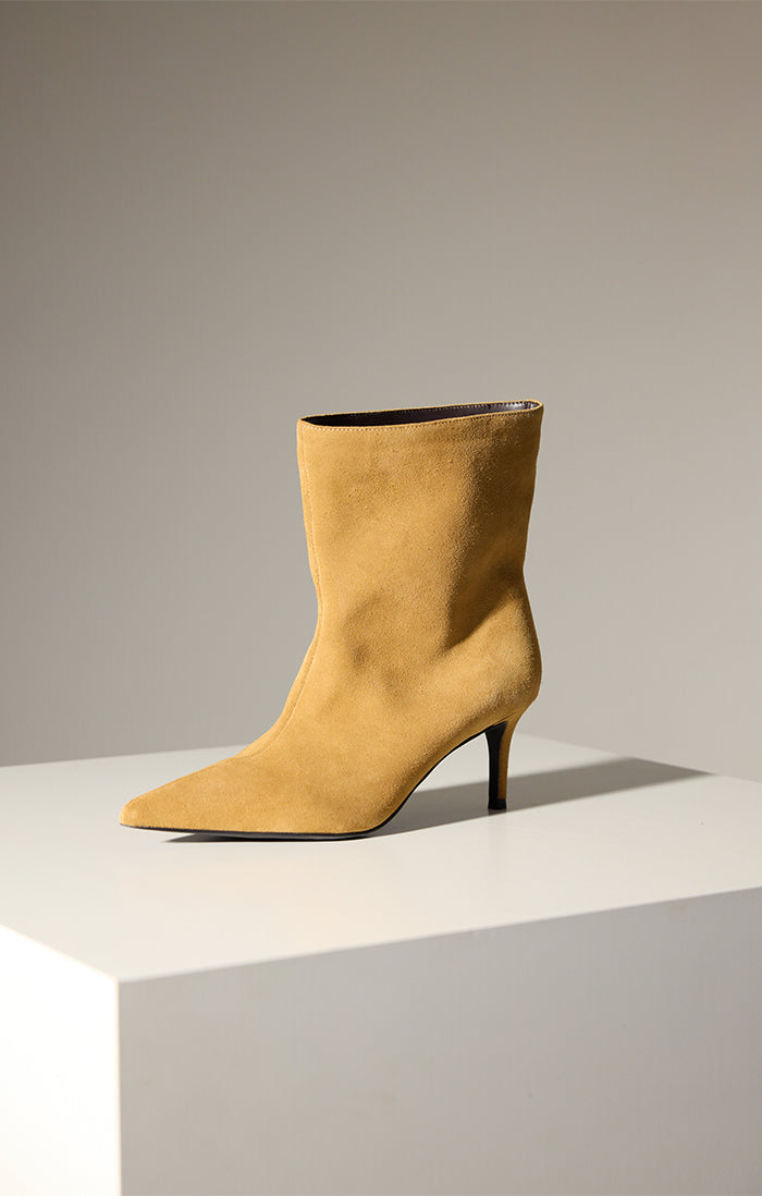 **The Mavis Honey Boot - Stylish & Comfortable Women's Ankle Boots for Fall & Winter - Perfect for Casual Outfits, Work & Outdoor Adventures**