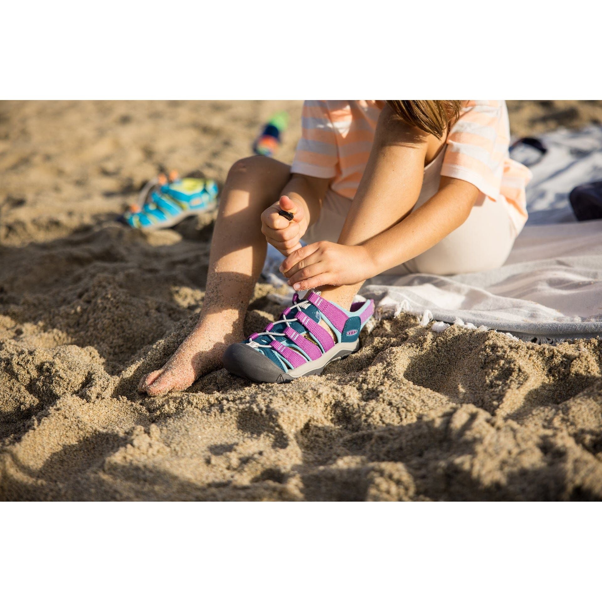 KEEN NEWPORT BOUNDLESS Big Kids' Water Sandals - Breathable Quick-Dry Hiking Shoes for Boys & Girls | Perfect for Beach, Pool, and Outdoor Adventures (Final Sale)