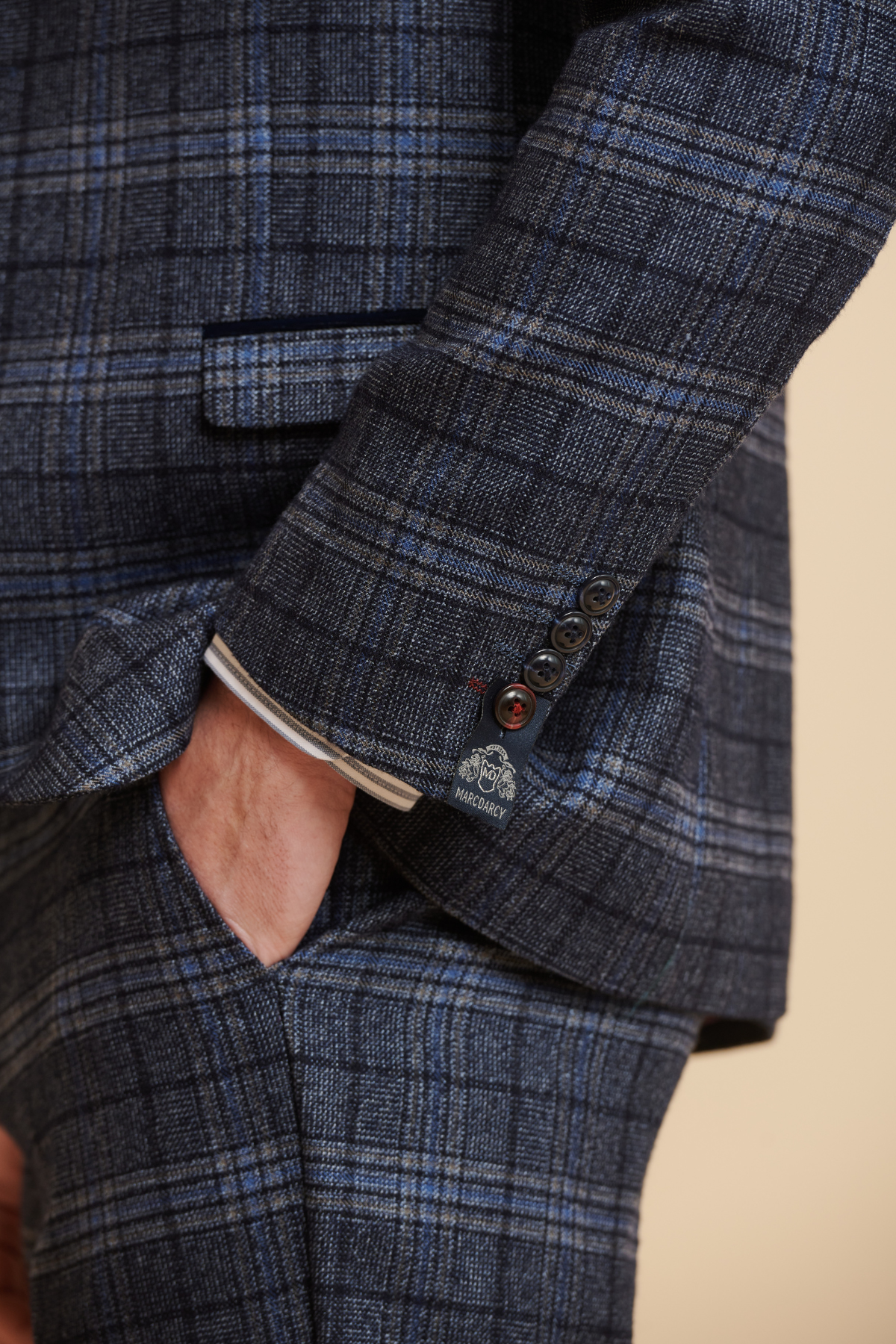 Everton FC James Tarkowski Andy Blue Check Suit - Official Football Player Outfit for Matchdays & Special Events