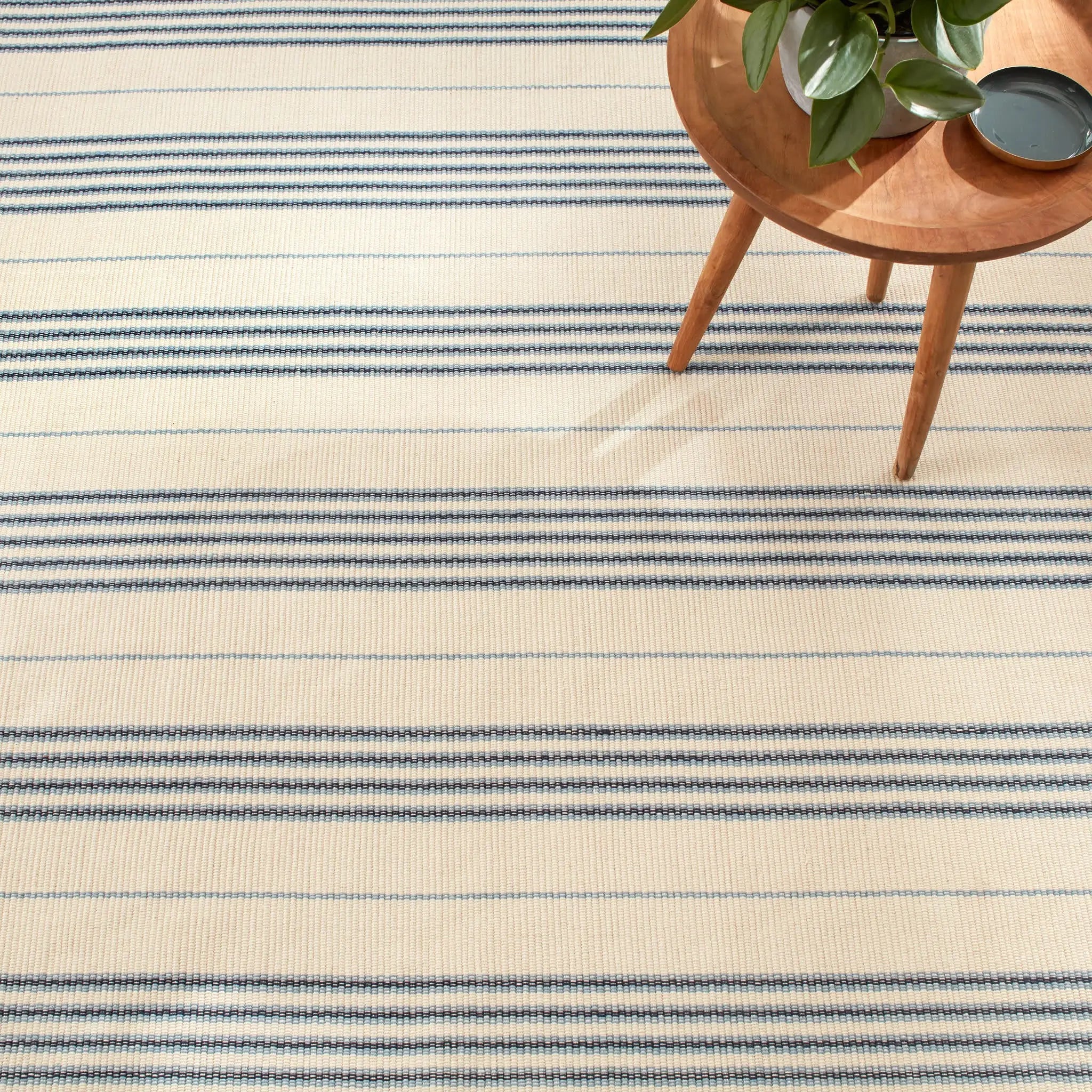 Dash & Albert Conway Blue Handwoven Cotton Rug - Stylish & Durable Area Rug for Living Room, Bedroom, or Office Decor