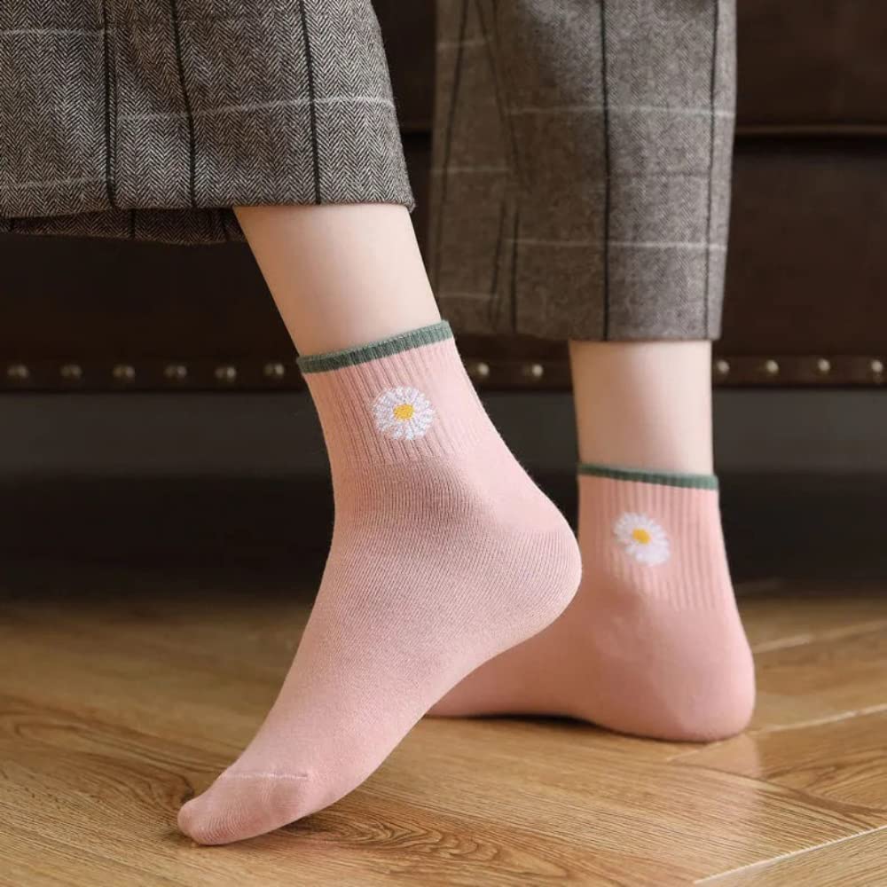 6/12 Pairs Women's Vintage Daisy Floral Crew Socks - Cute Ankle Socks for Casual Wear, Dresses & Everyday Outfits