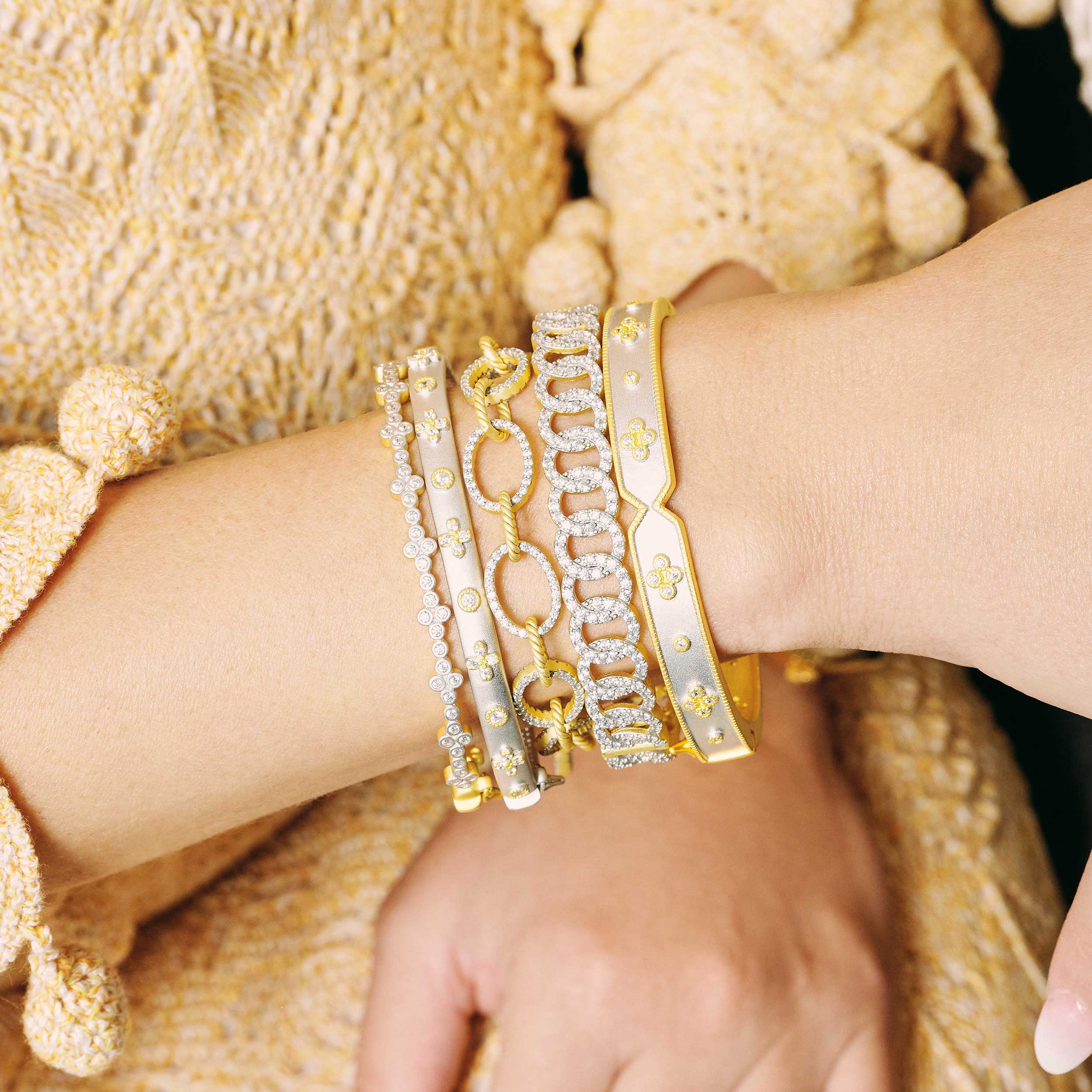 Stylish Clover Hinge Bangle Bracelet - Elegant Adjustable Jewelry for Women | Perfect for Everyday Wear, Parties & Gifts