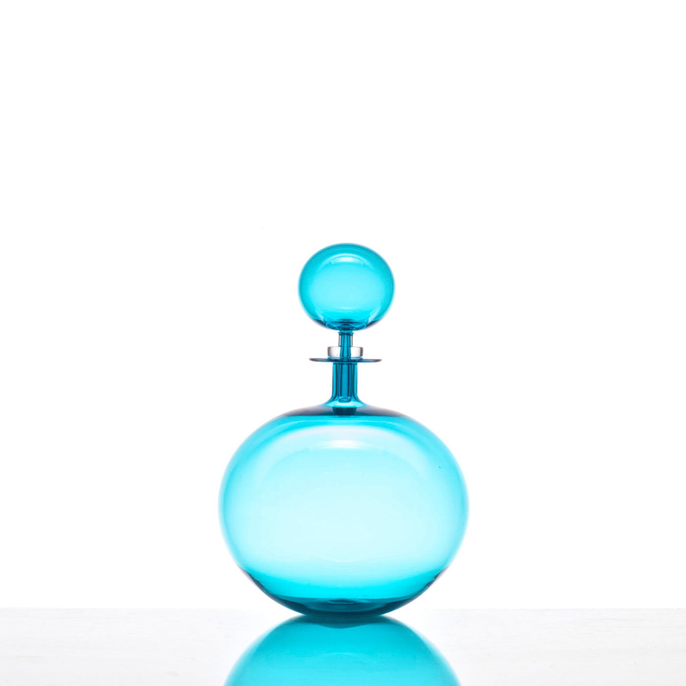 Joe Cariati Low Round Decanter - Handblown Glass Wine Decanter for Red & White Wines - Elegant Home Bar Accessory for Dinner Parties & Gift Giving
