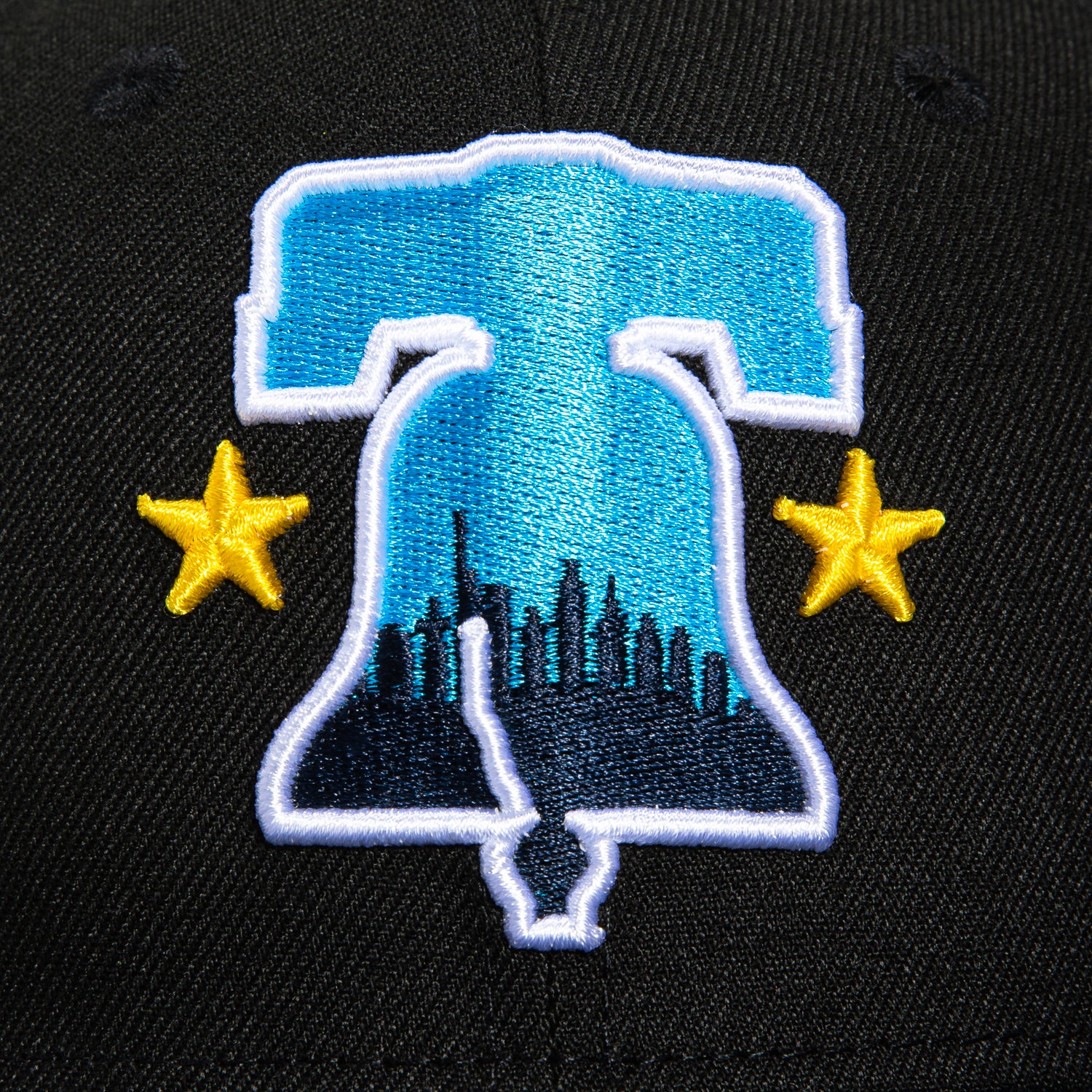 New Era 59Fifty Philadelphia Phillies City Connect Patch Hat - Black & Navy Baseball Cap for Men | Official MLB Licensed Snapback | Perfect for Games, Fan Gear & Streetwear Fashion