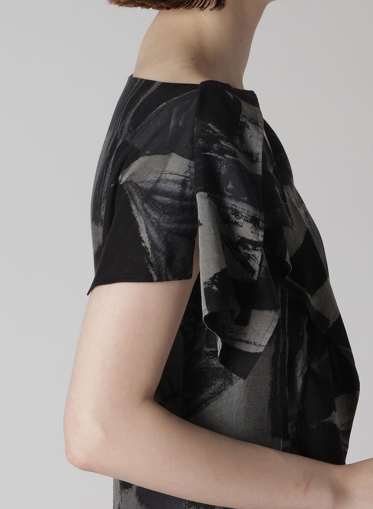 Stylish CU/DUNGAREE Twill Painted City Print Handkerchief Hem Dress - Perfect for Casual Outings, Date Nights & Summer Fashion