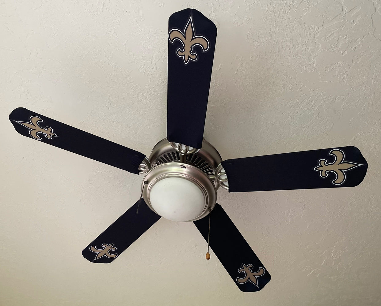 Elegant Black & Gold Fleur de Lis Wall Decor - Perfect for Home, Office & Wedding Decorations