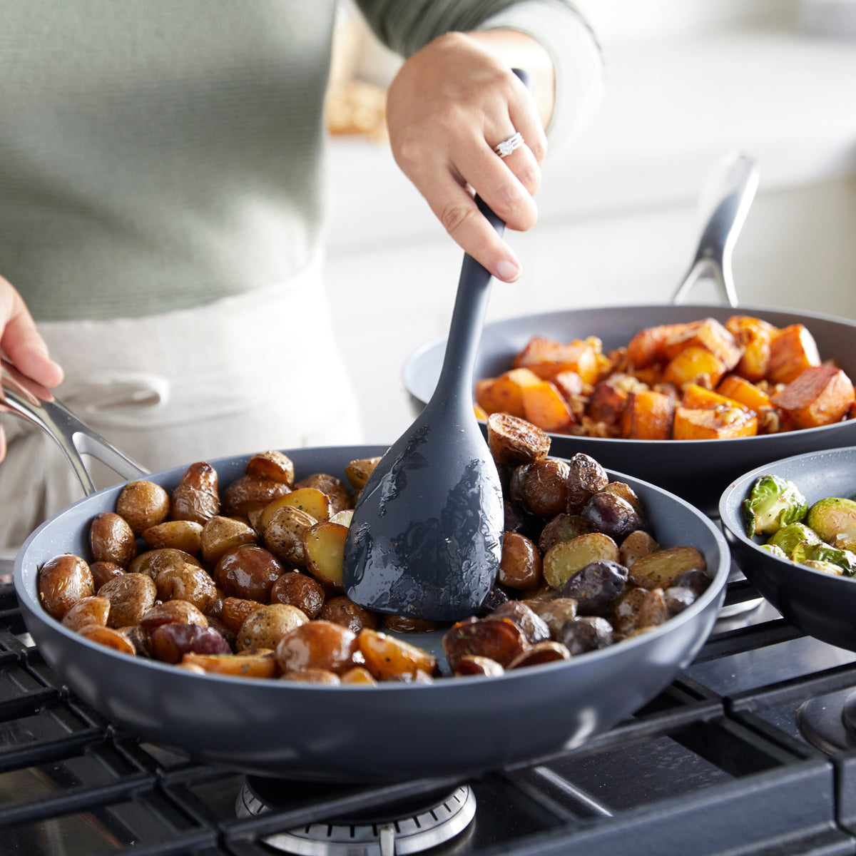 Valencia Pro Ceramic Nonstick 11-Piece Cookware Set - Non-Toxic PFOA-Free Pots and Pans for Healthy Cooking | Perfect for Frying, Boiling, Baking & Everyday Kitchen Use