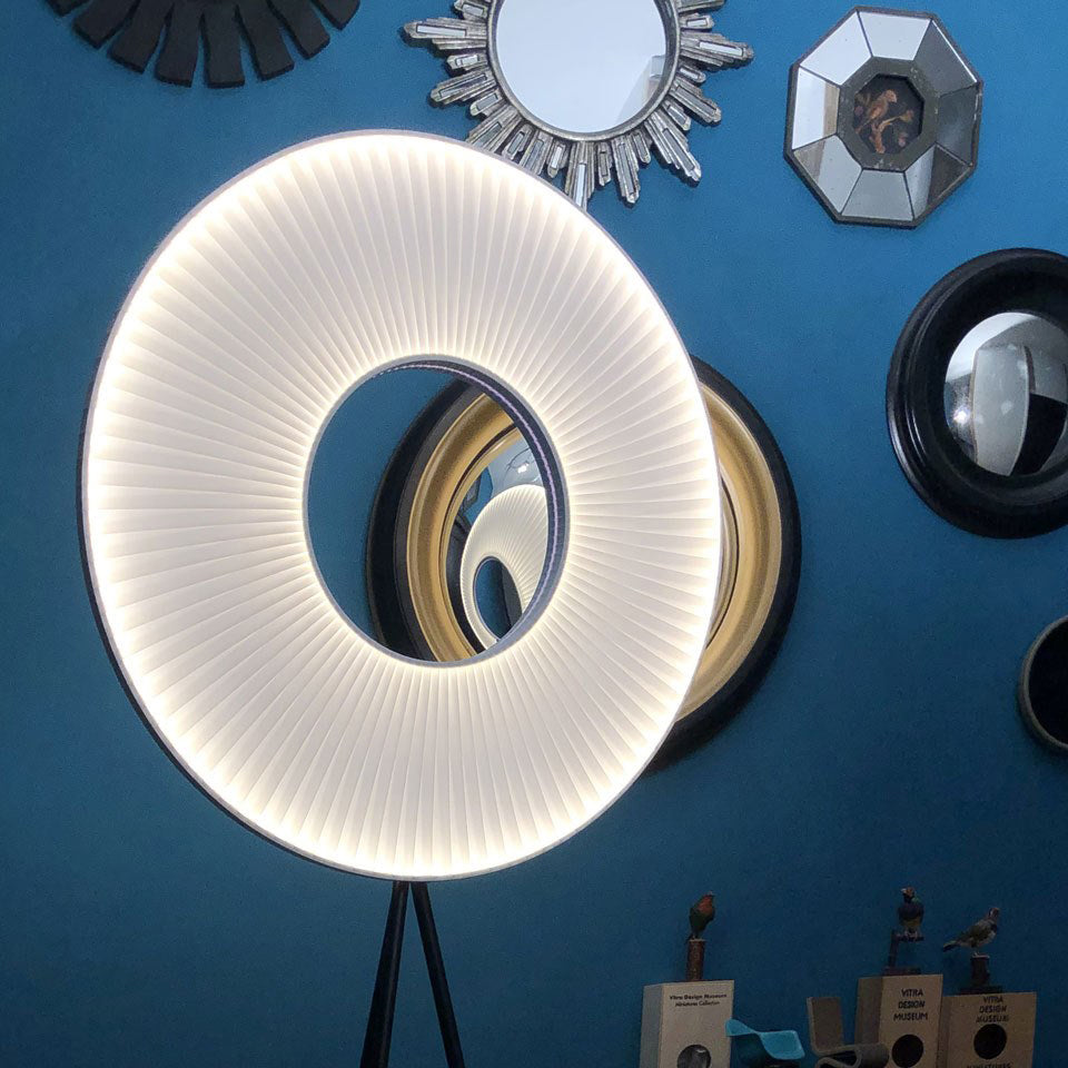 Modern Iris Floor Lamp with Adjustable Brightness - Stylish LED Standing Light for Living Room, Bedroom & Office - Perfect for Reading, Relaxing & Ambiance Lighting