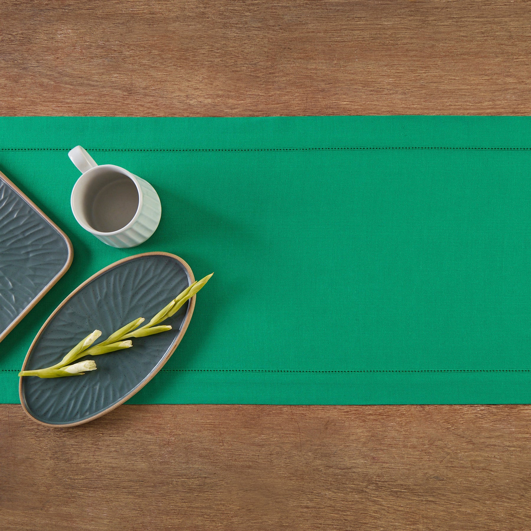 Elegant Classic Hemstitch Table Runner - Premium Linen Dining Decor for Weddings, Parties & Home Styling
