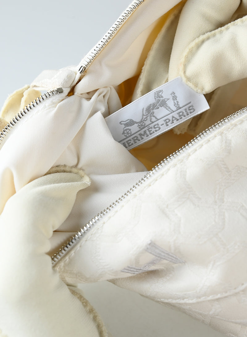 Hermès Bolide White Leather Cosmetic Pouch - Luxury Makeup Bag for Travel & Everyday Use
