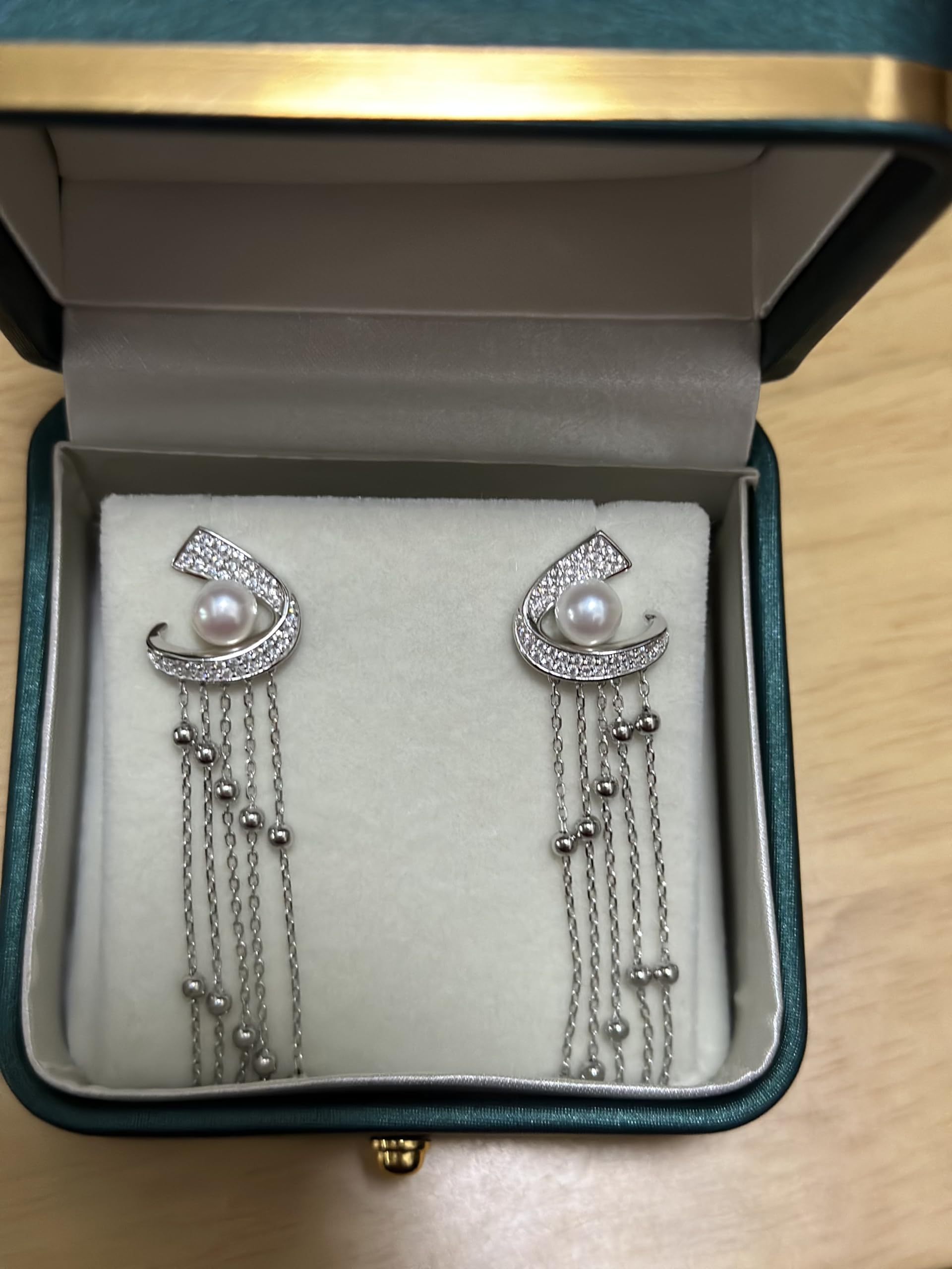 Exquisite Pearl Earrings for Women - Elegant Jewelry Gift for Wife, Girlfriend, Mom - Perfect for Birthday, Anniversary, Christmas, Valentine's Day & Mother's Day - Ideal for Weddings, Parties & Special Occasions