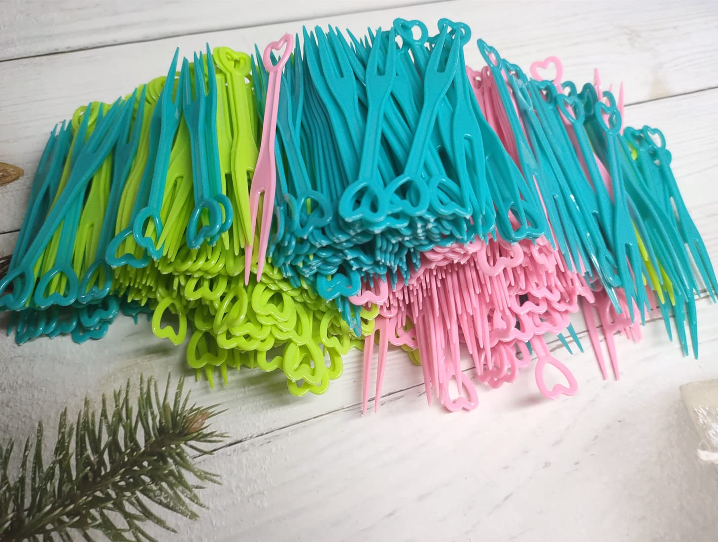 500PCS Colorful Heart-Shaped Disposable Plastic Cocktail Picks - Mini Cake Forks, Fruit Forks & Appetizer Sticks for Parties, Weddings, Desserts & Cocktail Tasting | Durable Party Supplies for Home & Restaurant Use