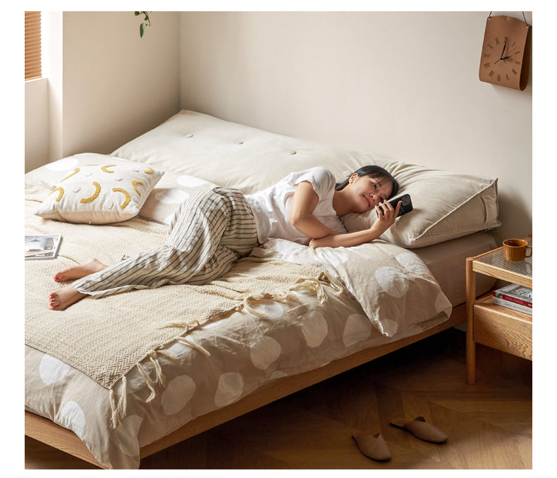 Solid Oak Wood Platform Bed - Headboard Free Modern Design with Night Light - Perfect for Bedroom, Guest Room & Small Spaces