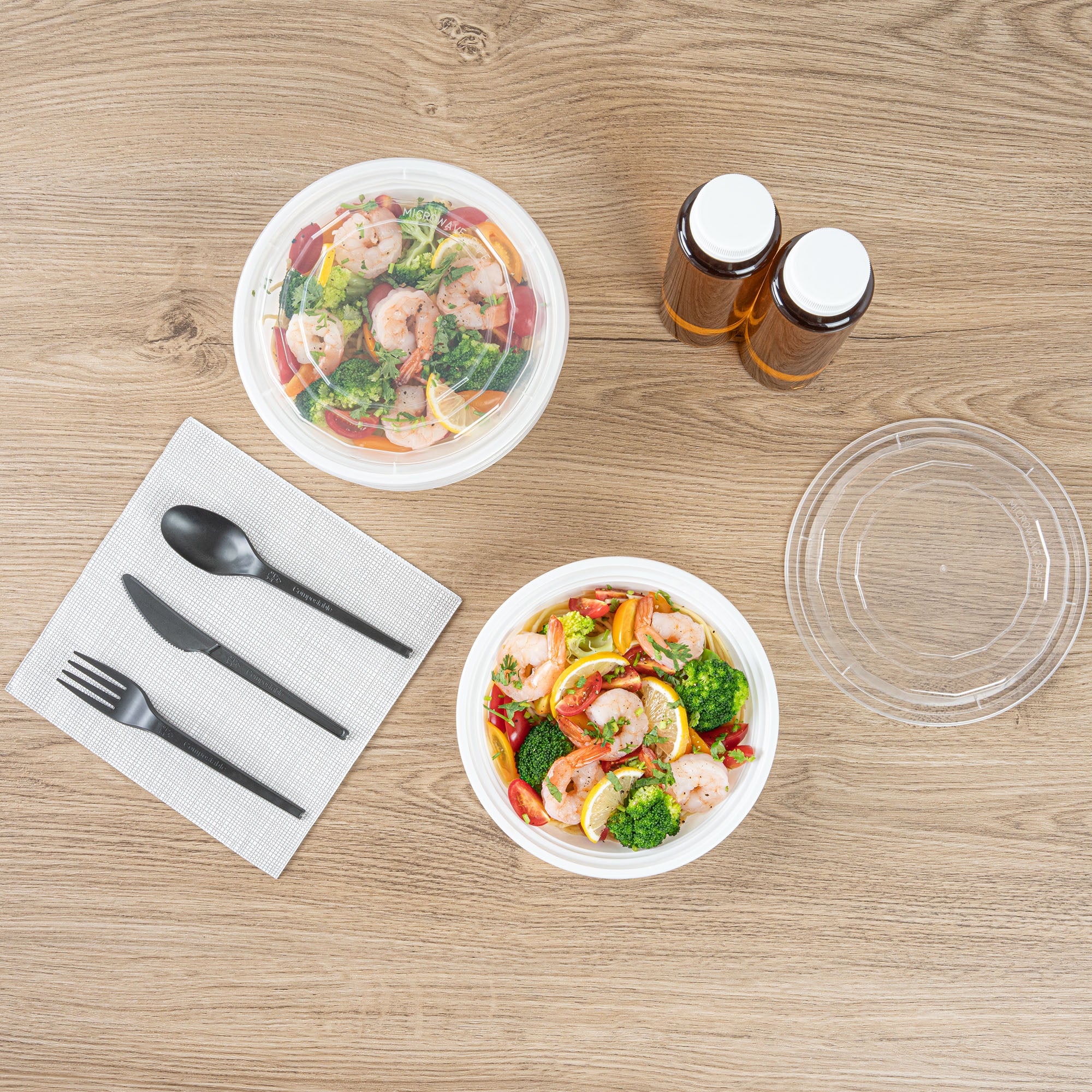 24 oz Round White Plastic Food Storage Containers with Clear Lids - 100 Pack, Microwave Safe To-Go Boxes (7.25