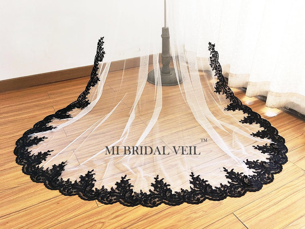 Elegant Black Cathedral Lace Wedding Veil - Knee-Length Bridal Veil with Delicate Lace Trim for Romantic Ceremonies & Formal Weddings