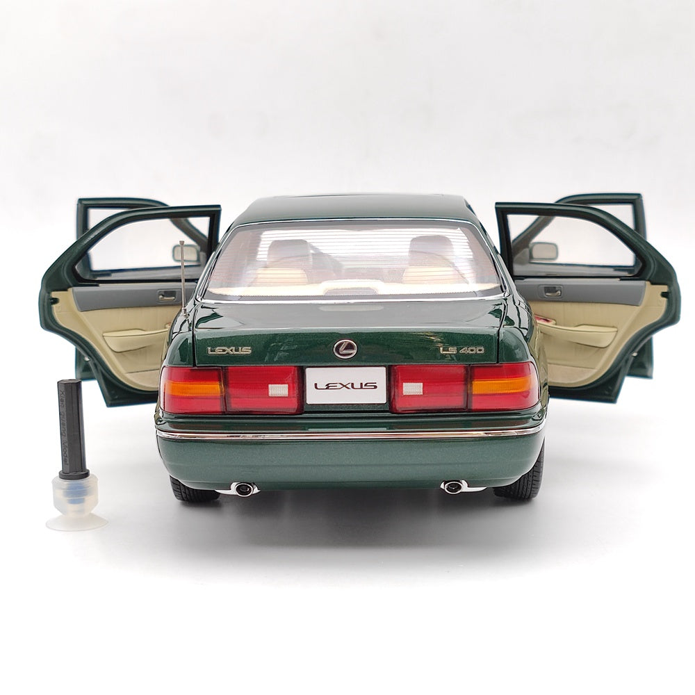 1:18 Scale Toyota Lexus LS400 First Generation Green Diecast Model Car - Collectible Toy Gift for Car Enthusiasts, Perfect for Display, Gifting and Model Car Collections