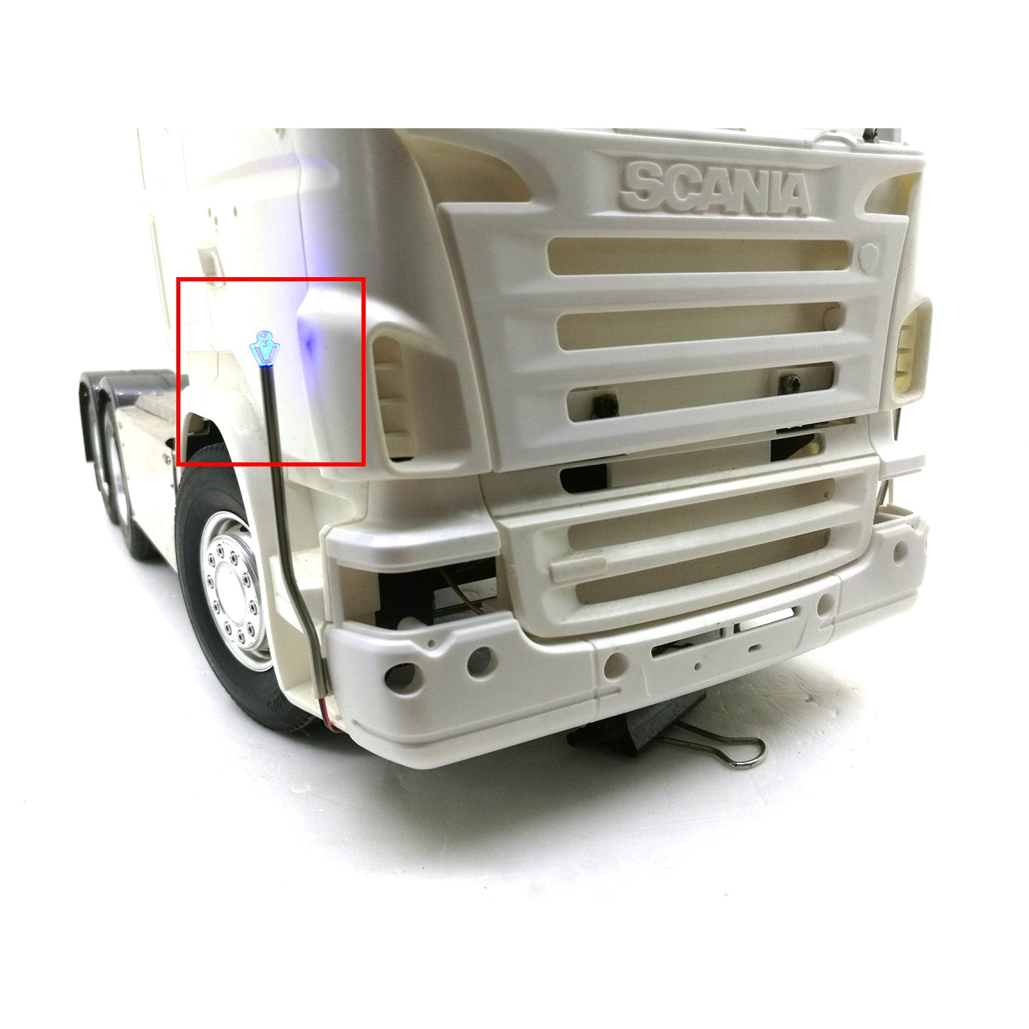 Universal LED V8 Position Light Left Right Spare Parts for Tamiya 1/14 R620 R730 RC Tractor Truck - Compatible with Radio Control Models - Perfect for Night Driving & Off-Road RC Adventures