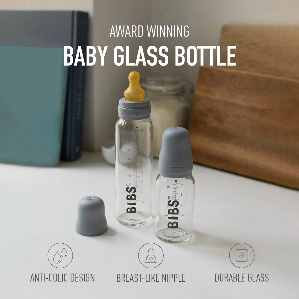 Premium Glass Baby Bottles Set - 225ml (8oz) with Soft Silicone Bibs - BPA-Free, Safe for Newborns & Infants - Perfect for Breastfeeding, Formula Feeding & On-the-Go Use