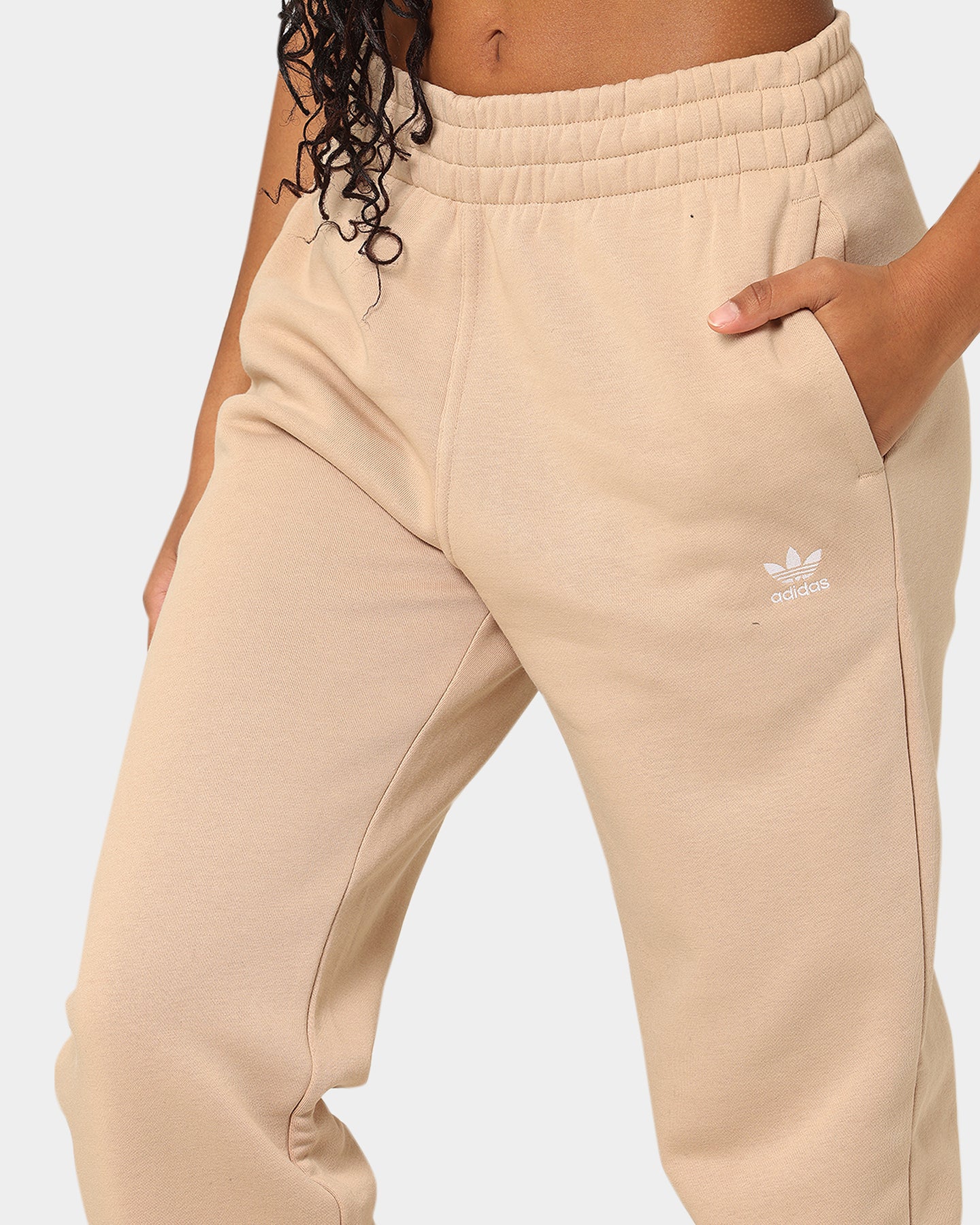 Adidas Women's Adicolour Essentials Fleece Sweatpants - Soft Comfortable Joggers for Yoga, Lounge & Casual Wear (Magic Beige)
